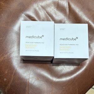 Medicube Kojic Acid Turmeric Pad - White